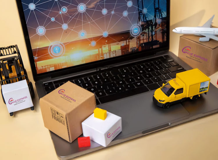 Laptop courier service providers in near me